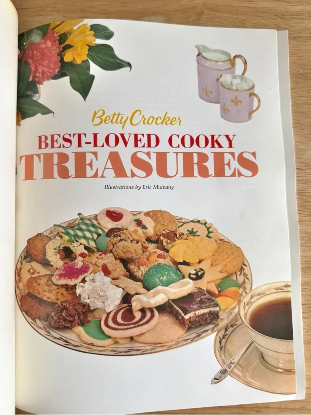 Vintage Betty Crocker Best-Loved Cooky Treasures 2005 Paperback 1963 Retro